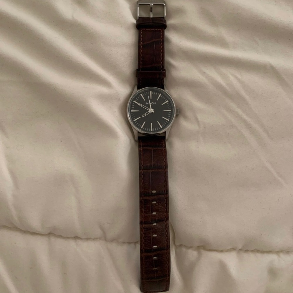 Sentry 38 Nixon watch
